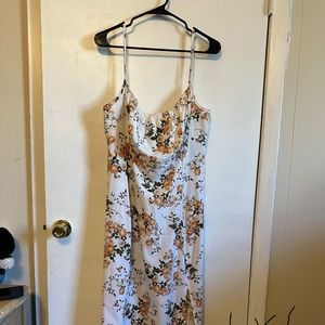 Beautiful summer dress with slit.